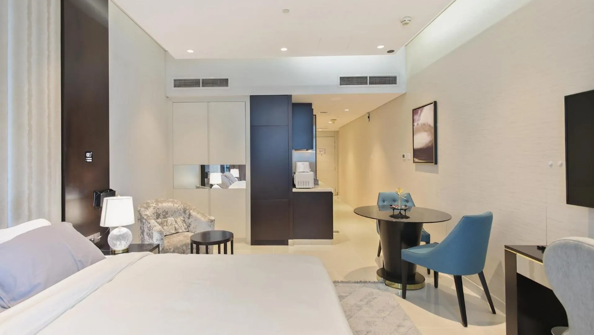 Studio In Downtown Damac Upper Crest Next To Dubai Mall Apartment