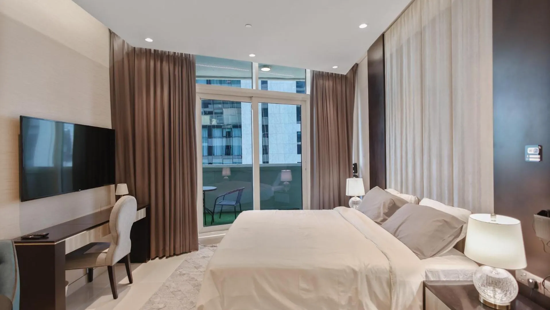 Studio In Downtown Damac Upper Crest Next To Dubai Mall