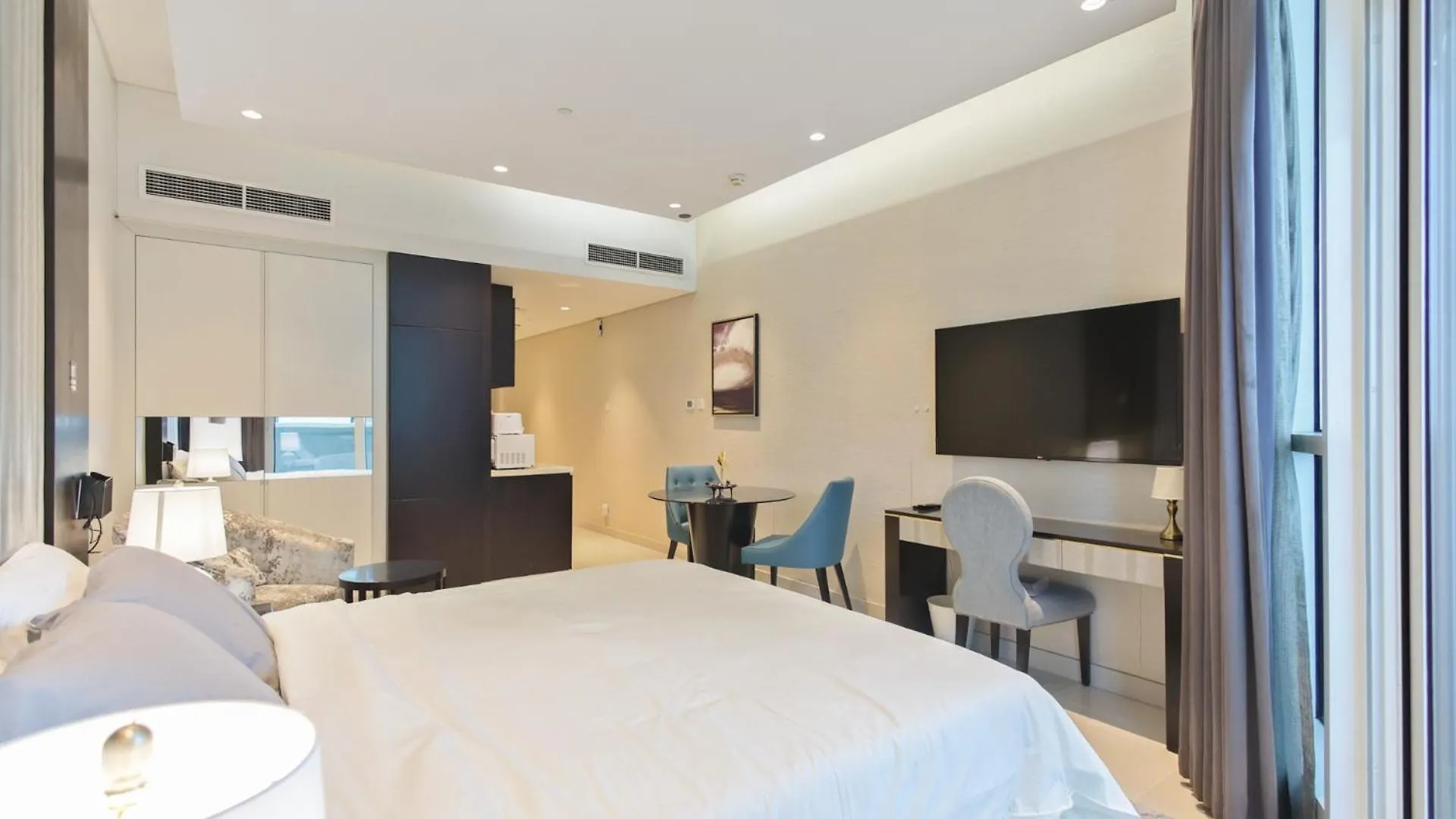Studio In Downtown Damac Upper Crest Next To Dubai Mall 0*,  United Arab Emirates